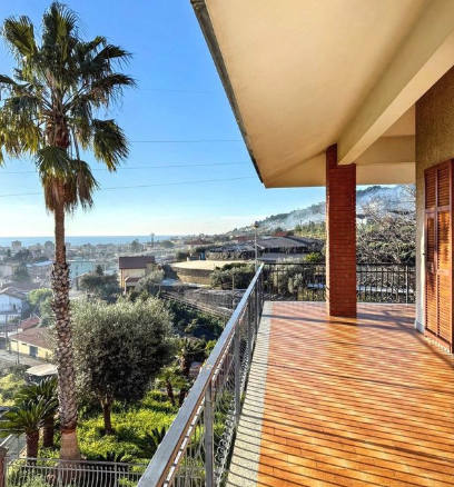 Villa con terrazzo e giardino – Arma di Taggia